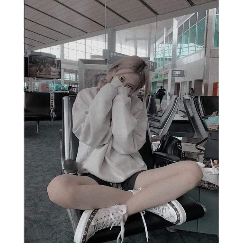 chambaeee's tweet photo. I vote #MAMAVOTE #rosé https://t.co/Ue25CpN9kE