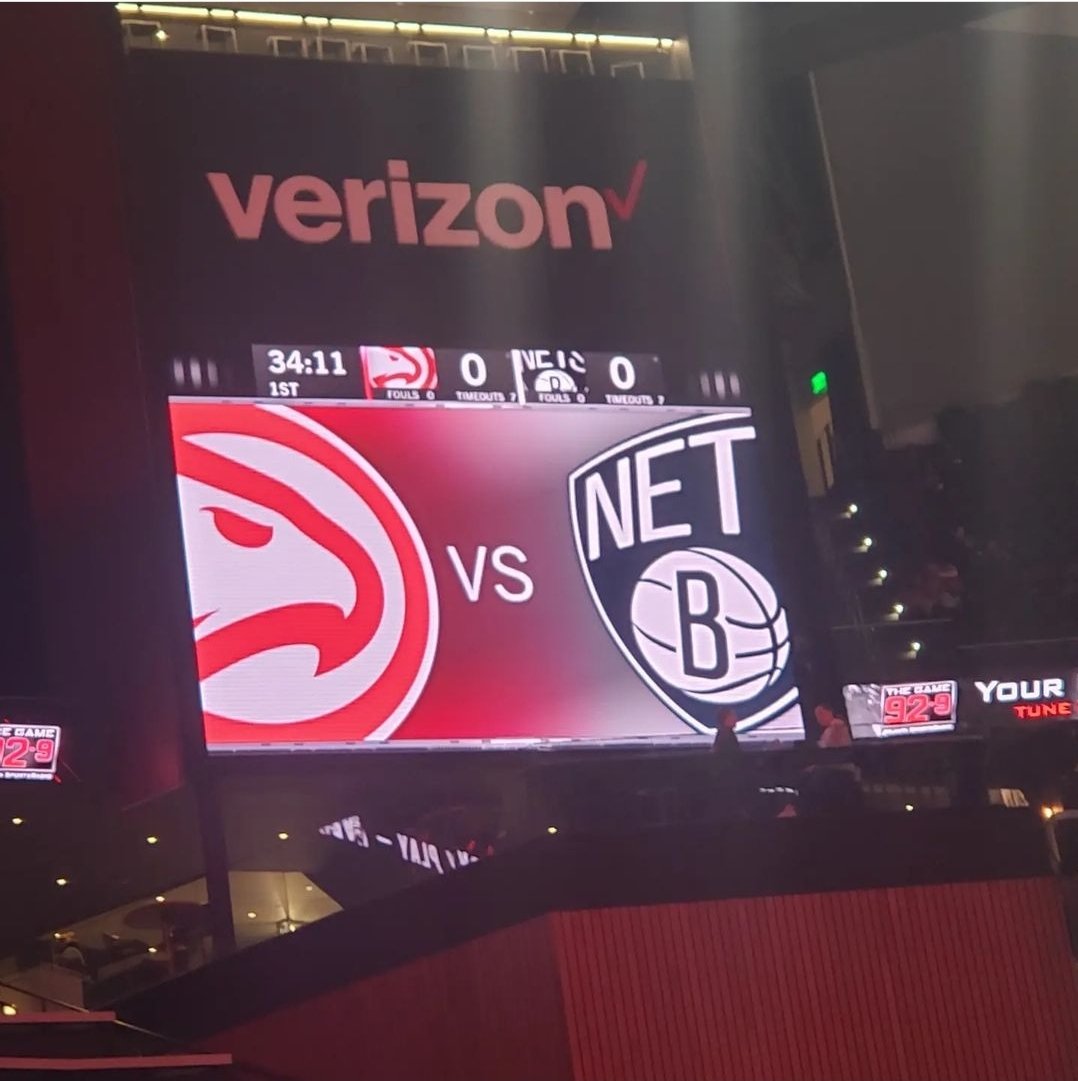J_Nova_Kane's tweet photo. #Statefarm #NetsvsHawks https://t.co/9tt7NkqakG