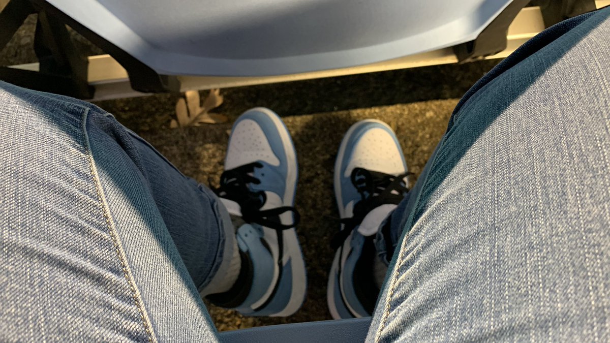 jtjusttalking's tweet photo. Only right #unc #datenightkicks #jordan1 #blog #Nike #football #friday #CollegeFootball #Entertainment https://t.co/kk3fbmCxIj