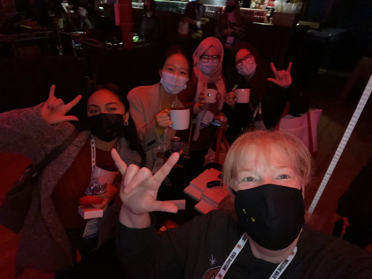 MedEdDocOnc's tweet photo. #ASHTrainees #ASH21 @ASH_hematology #ASH-a-palooza https://t.co/bu1bnMnZ3t