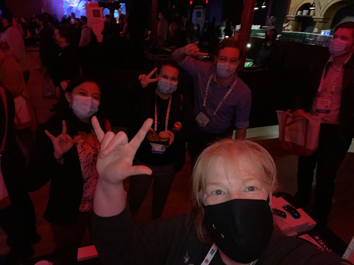 MedEdDocOnc's tweet photo. #ASHTrainees #ASH21 @ASH_hematology #ASH-a-palooza https://t.co/bu1bnMnZ3t