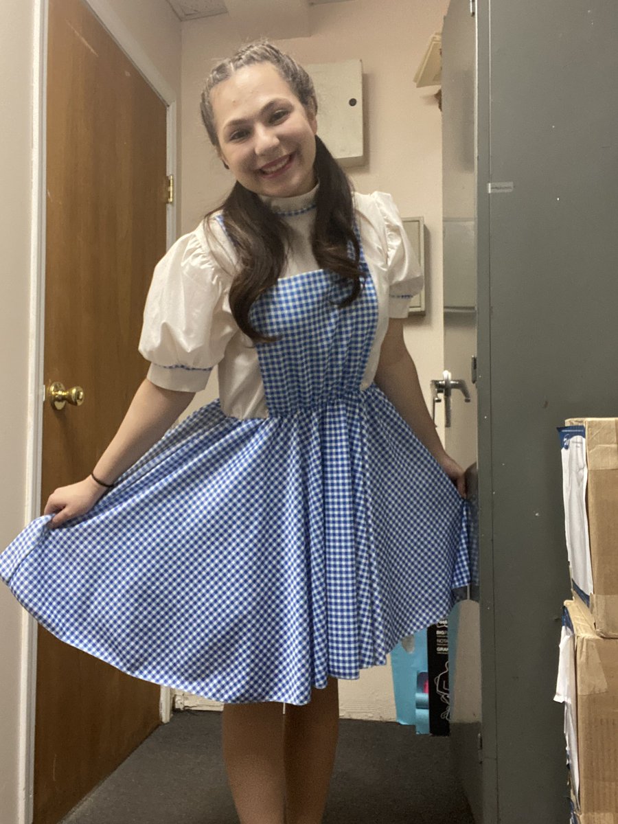 RebeccLynn's tweet photo. So happy I got to go down the yellow brick road as Dorothy in #TheWizardofOz @PlazaTheatrical last weekend! We have another performance this Sunday at 12PM! Can’t wait ❤️ https://t.co/BEjdoXoLO9