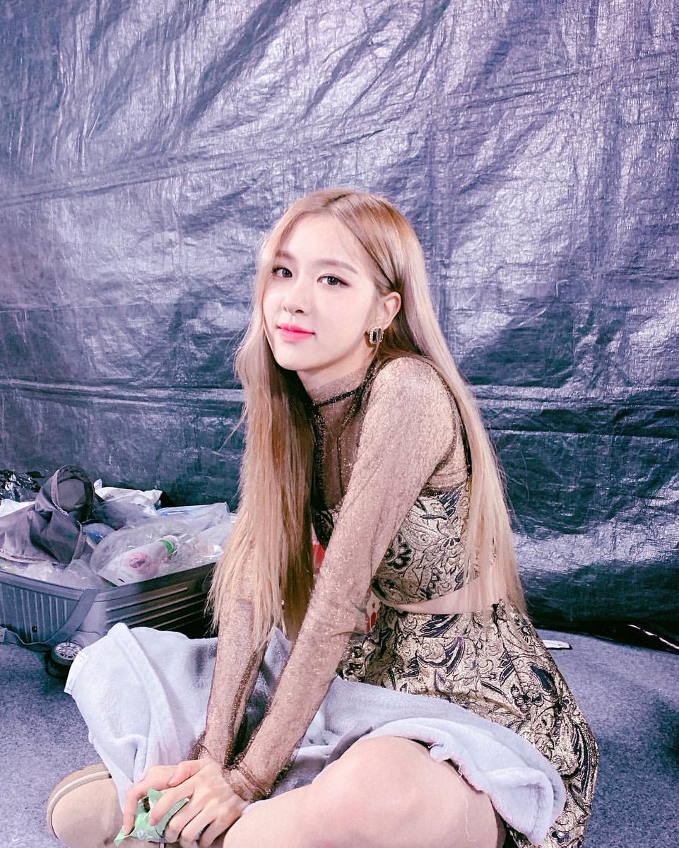 Today is the last day, let's do this fansé!! 
#MAMAVOTE #rosé