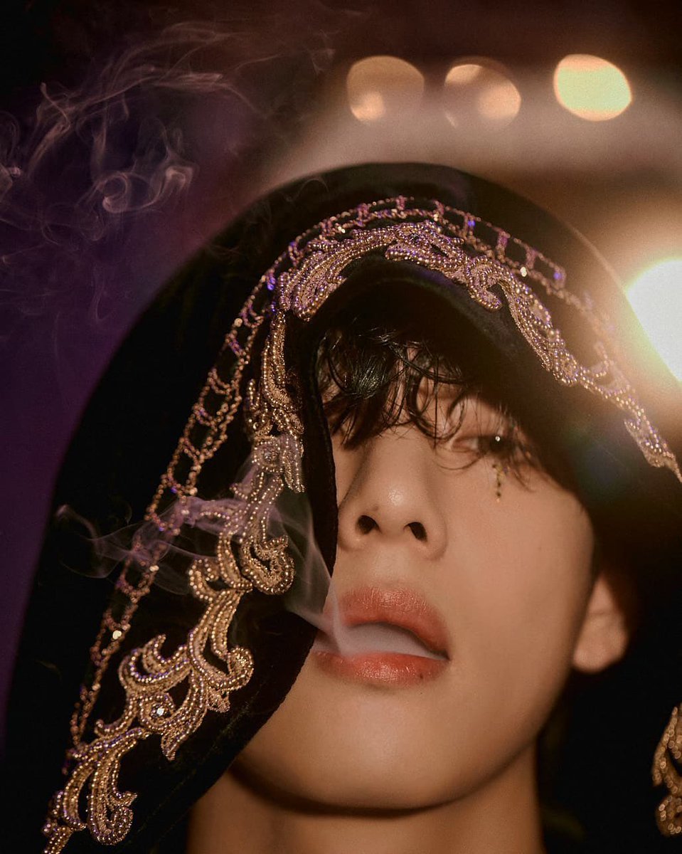 Nabee_Dee's tweet image. My fate is totally in his hands #fatereader #SeasonsGreetings2022