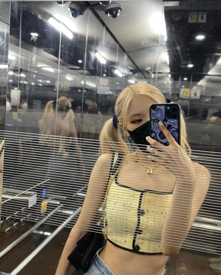 Đây là cơ hội cuối cùng của chúng ta để đưa Rosé vào top 10 cố lên
I vote #MAMAVOTE #rosé 
Chéo fl vs mình ạ