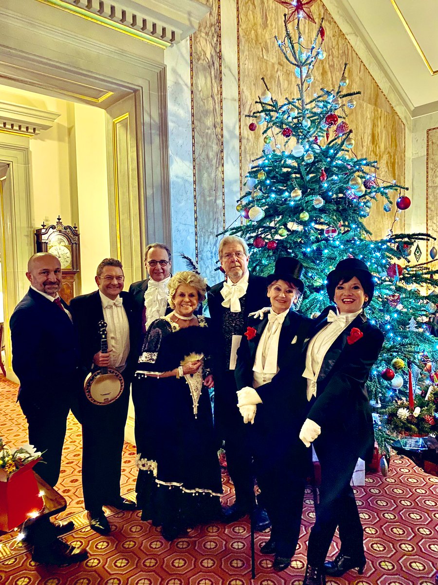 MichCherryduck's tweet photo. The Players’ have been performing the Christmas Music Hall entertainment for 50 years at The Oxford and Cambridge Club. A wonderful festive evening. @playerstheatre @playersmusichal 
#musichall #Entertainment #nostalgia https://t.co/BvoNV2vgsr