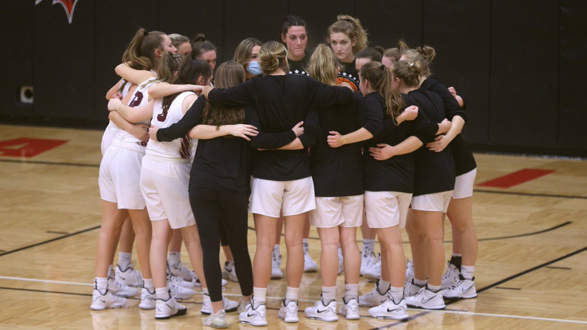ICYMI @SJFCWBB became one of just a handful of <a href="/NCAADIII/">NCAA Division III</a> teams to earn its 1,000 overall win in team history on Friday. Since 1974, the Cardinals have posted a 1,000-294 overall mark - good for a .773 winning percentage. #GoFisher