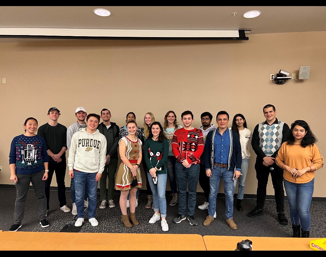 Chan_MRI_Lab's tweet image. Scenes from the Brubaker-Green-Chan Holiday Party. Thank you to @_DougBrubaker @leopoldgreen and @DevaDChan for a great semester and a great time today! On to more experiments, learning, and good times in 2022!