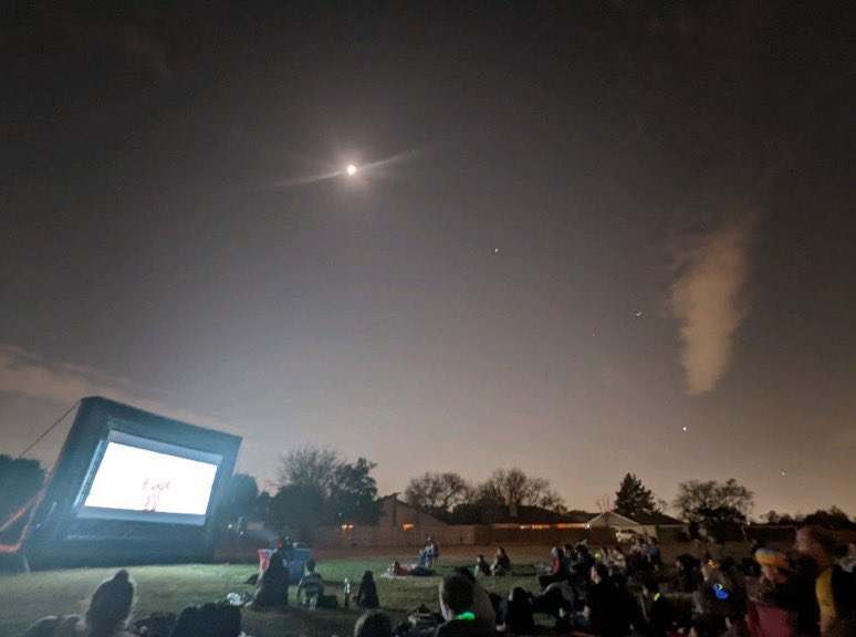 amymillercfb's tweet photo. Country Place Elementary PTA meeting and movie  “Under the Stars”. 75 degrees at movie time! Best.Night.Ever. #ptamemories @CFBISD @DrChapmanCFBISD @CPEtweets #decembertoremember https://t.co/xNxlUFNcqn