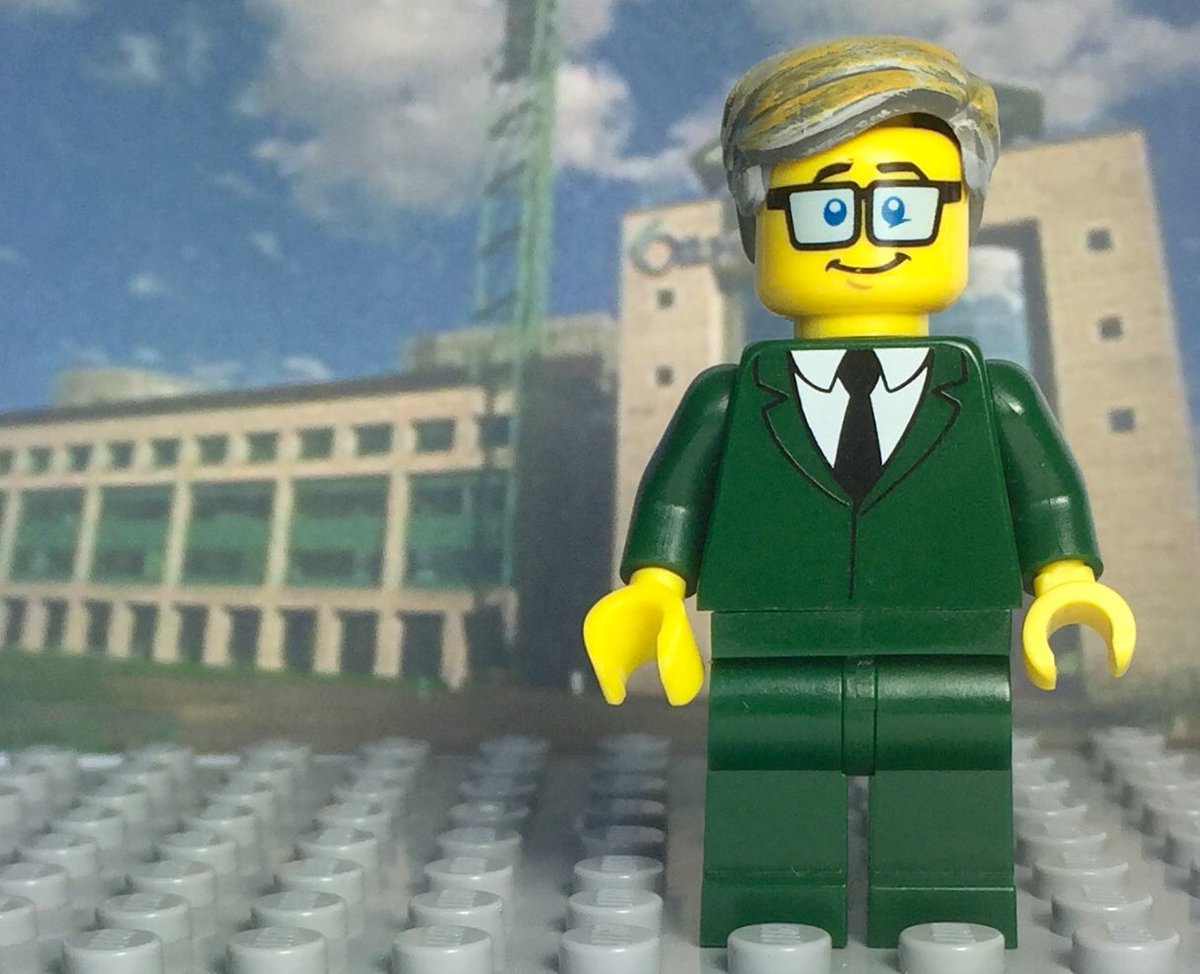 Poli LEGO tweet media