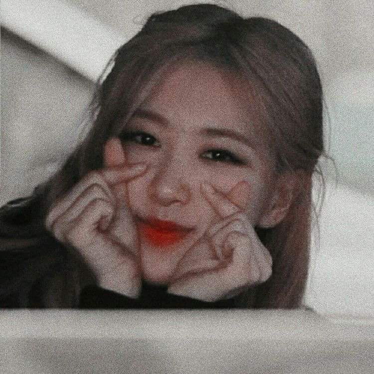 Cảm ơn tất cả các bạn những người đã cố gắng đến giờ phút này
I vote #MAMAVOTE #rosé