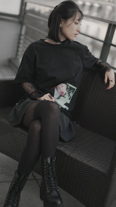 黑? 🖤❤️&zwj;🔥 https://t.co/zugyKsC7gR