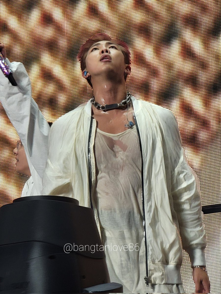 KellyLaRoad's tweet image. You know I vote for #BTS at the #MAMAVOTE  #MAMA2021 
🔥RM💜 @BTS_twt