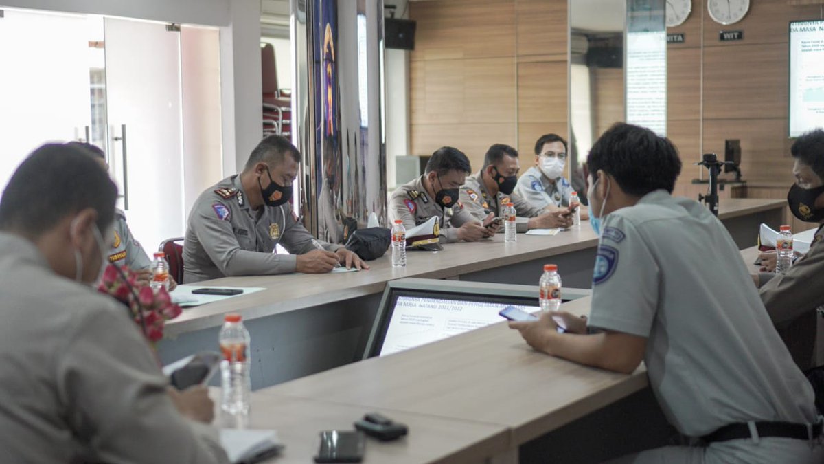 Satlantas Polres Karawang tweet media