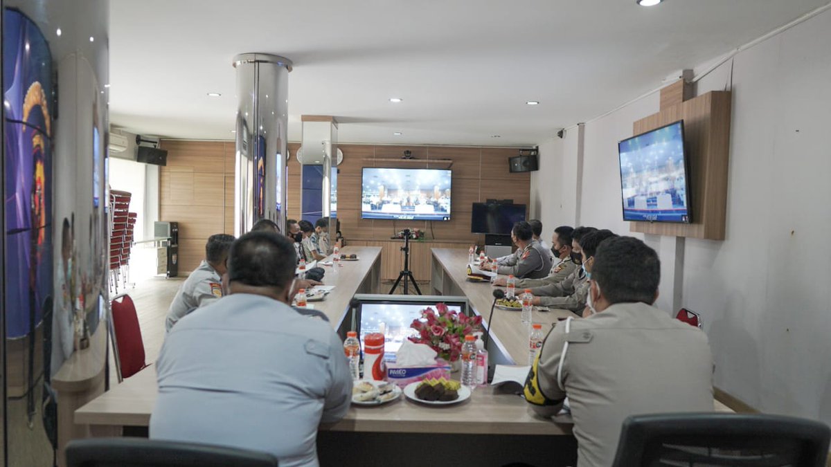Satlantas Polres Karawang tweet media