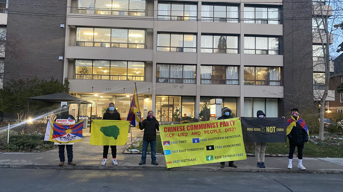 RtycToronto's tweet photo. Dec 10th 2021 
Human Rights day ✊🏻✊🏻✊🏻
Free Tibet Now 

The Evil CCP, 
Shame on CCP ✊🏻✊🏻✊🏻

In front of Chinese Consulate of Toronto (240 St. George Street, Toronto) 

More info : RTYC Toronto 
Sunny Sonam 416-535-8780 
#HumanRightDay #RTYCToronto 
#FreeTibet https://t.co/yJgaB81gYA