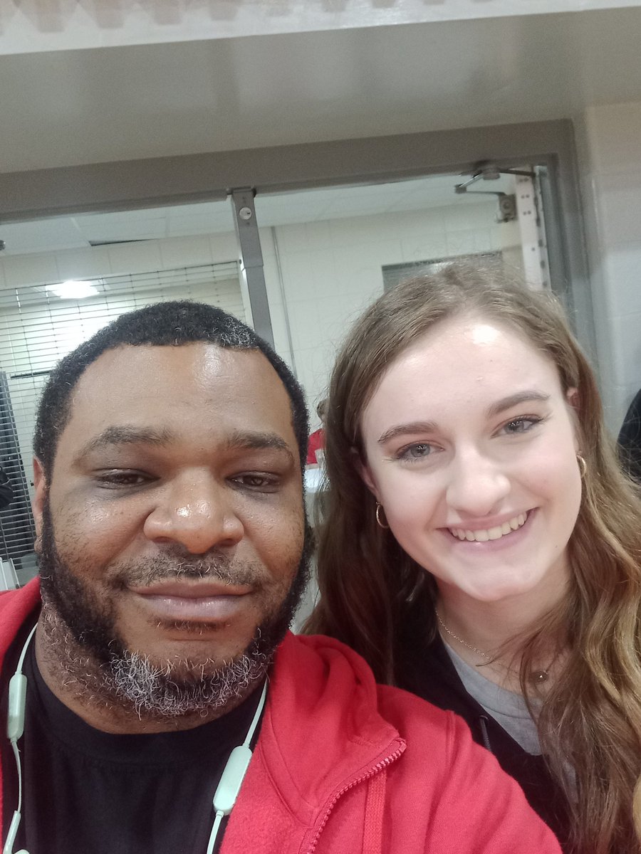 Another 💔 This kid worked her tail off during the spring/summer to be ready for her victory lap school ball season unable to compete this year due to injury but still presences for her team...Definitely miss seeing her 🏀