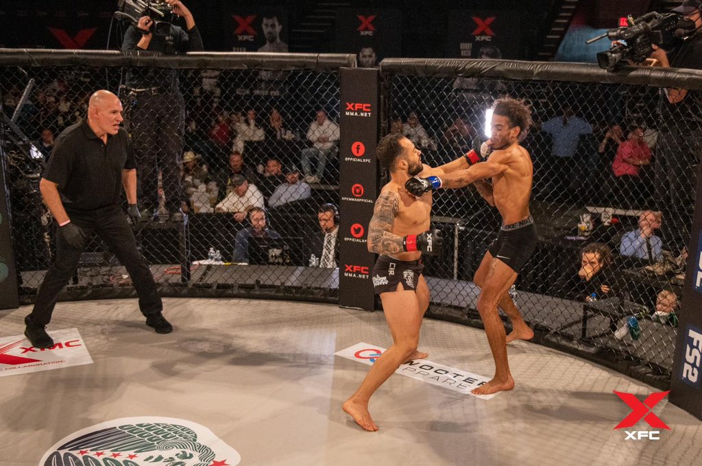 3️⃣8️⃣ seconds is all Abe Saghir needs to have his hand raised in his Hexagon debut at #YoungGuns4 👊🏾#mma

WATCH: facebook.com/watch/live/?re…