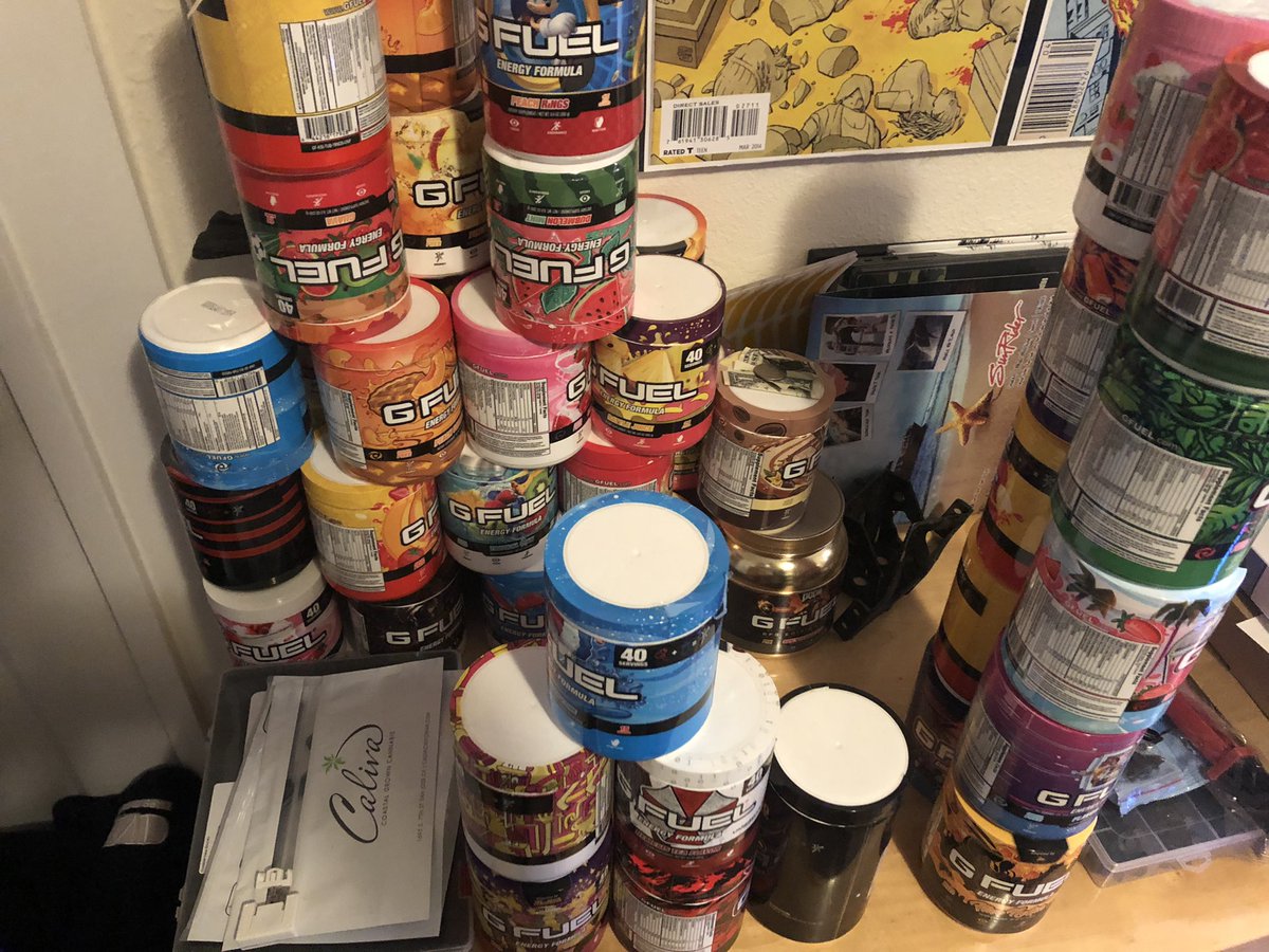CaramelxFalcon's tweet photo. 56 @GammaLabs @GFuelEnergy tubs and counting. How’s everyone else’s collection doing? https://t.co/cQ2tl26hOw