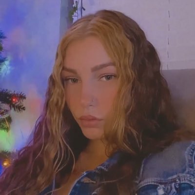 ashleysiebertt's tweet photo. #NewProfilePic https://t.co/f6t7xGBcQf