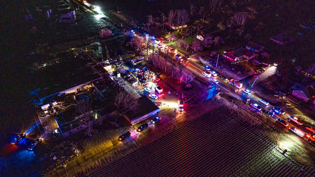 brianemfinger's tweet photo. Just a heartbreaking scene at Monette Manor Nursing Home. Prayers that somehow everyone is ok. #arwx https://t.co/kRNcpznNo2