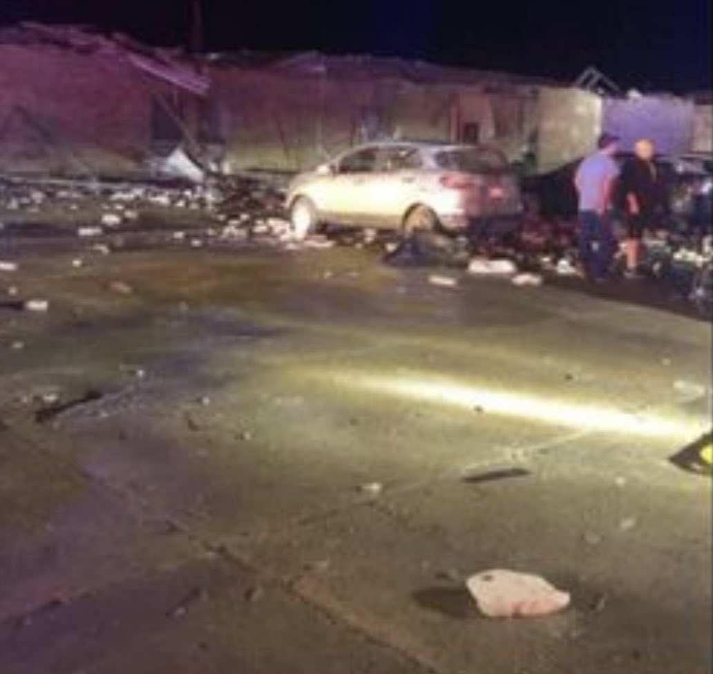 CCarterNEWS's tweet photo. 1/2:This is the damage at the Monette Manor Nursing Home in Monette after a violent and dangerous tornado. We’re being told this is a “mass casualty event”. The threat is still not over. Stay tuned to @Region8News. We will stay on the air as long as we need. #arwx https://t.co/wCyPgt2nO6
