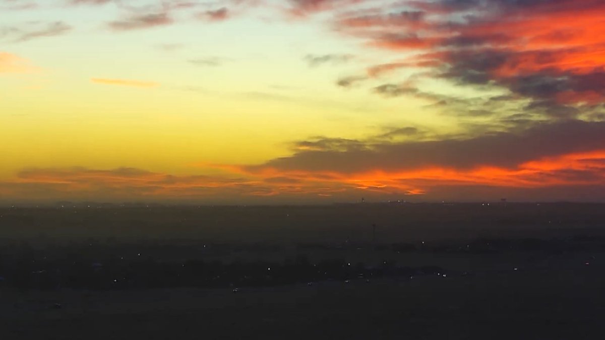 JohnHarrisWx's tweet photo. Windy and dusty Friday sunset from Clovis, NM #nmwx #okwx #phwx #txwx #MyClovis #sunset #sunsetphotography https://t.co/NAGP36ky0c