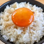 中華風の味付けがとっても美味しそう!オイスターソースなどを使った「卵かけご飯」レシピ!