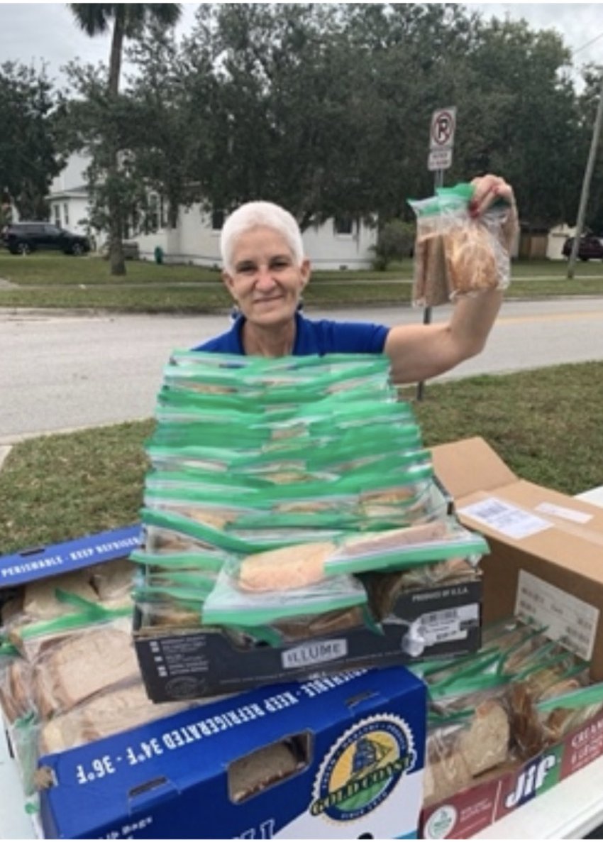 ForestLkAcademy's tweet photo. Our day of caring was once again a blessing!Our focus was on food scarcity.Helped/volunteered with organizations in central Florida that also focused on food scarcity. 400 plus students with teachers and staff mobilized into the community!Thank you @UP_Orlando  #GiveLGLasagnaLove https://t.co/v6hmY9CxyD