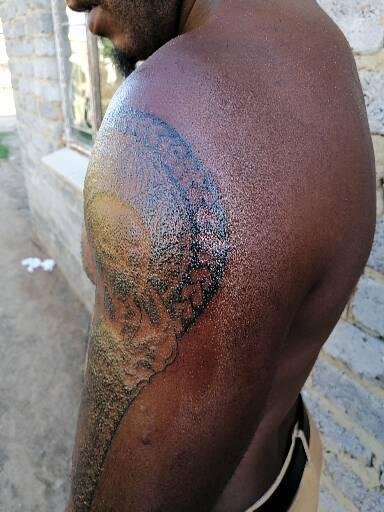 PmartsR's tweet photo. #Uthandonesthembu #tattoo #art #artsouthafrica #ink https://t.co/3rTYtaP5Lj