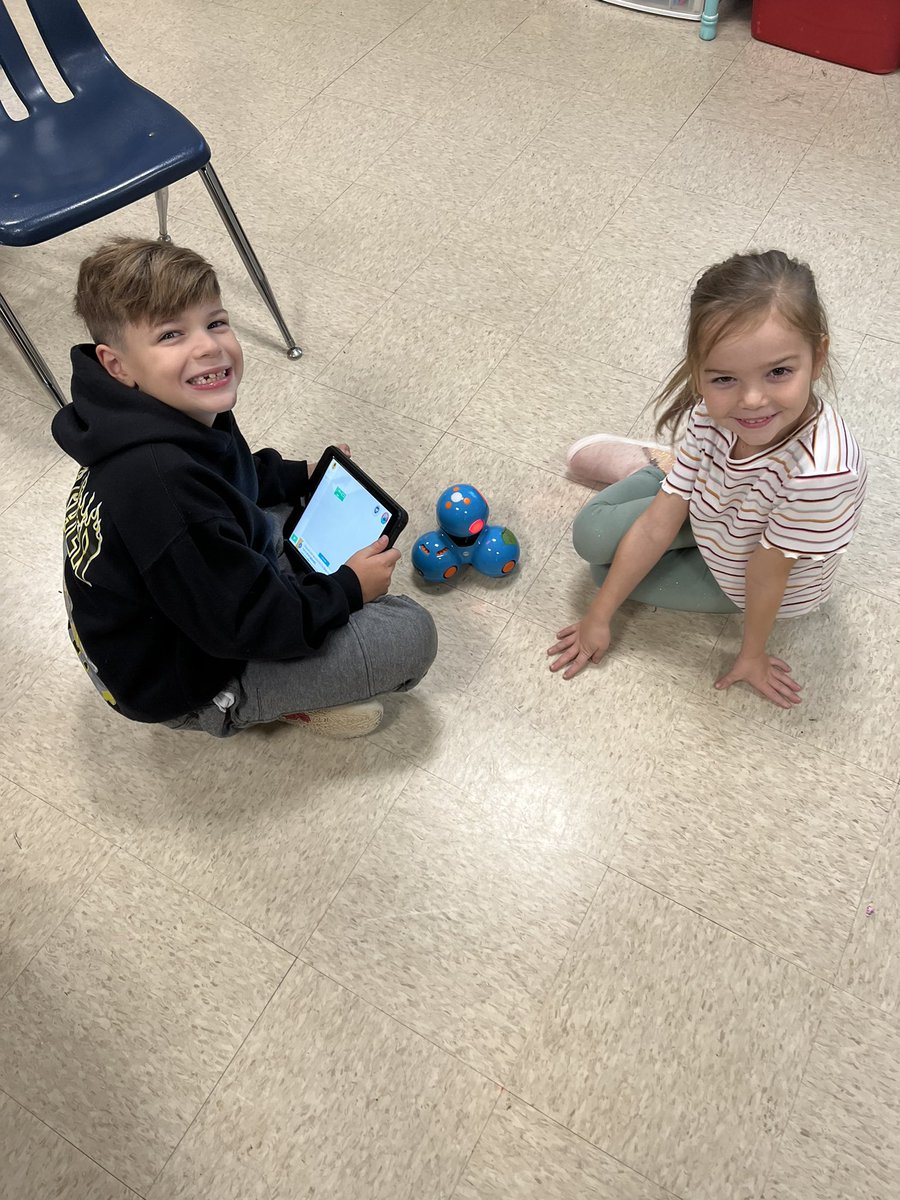 2nd grade Ss loved doing Dash Driving school. We love <a href="/hourofcode/">Hour of Code</a> week! <a href="/OGESeagles/">Oak Grove Elementary School</a> <a href="/Deniseogesfam/">Denise Lewis</a> <a href="/LoriStuart2/">Lori Stuart</a>