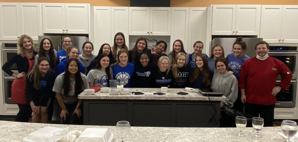 LHSCougarGBB's tweet photo. Every season Coach V would have our players over at the end of the season and make homemade pizzas for them. Tonight we took a cooking class together and put our pizza making skills to the test. It was a fun and delicious evening. https://t.co/GI4QXgIe3r