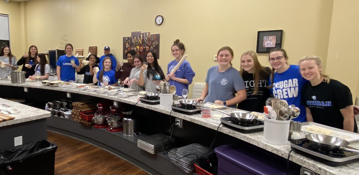LHSCougarGBB's tweet photo. Every season Coach V would have our players over at the end of the season and make homemade pizzas for them. Tonight we took a cooking class together and put our pizza making skills to the test. It was a fun and delicious evening. https://t.co/GI4QXgIe3r