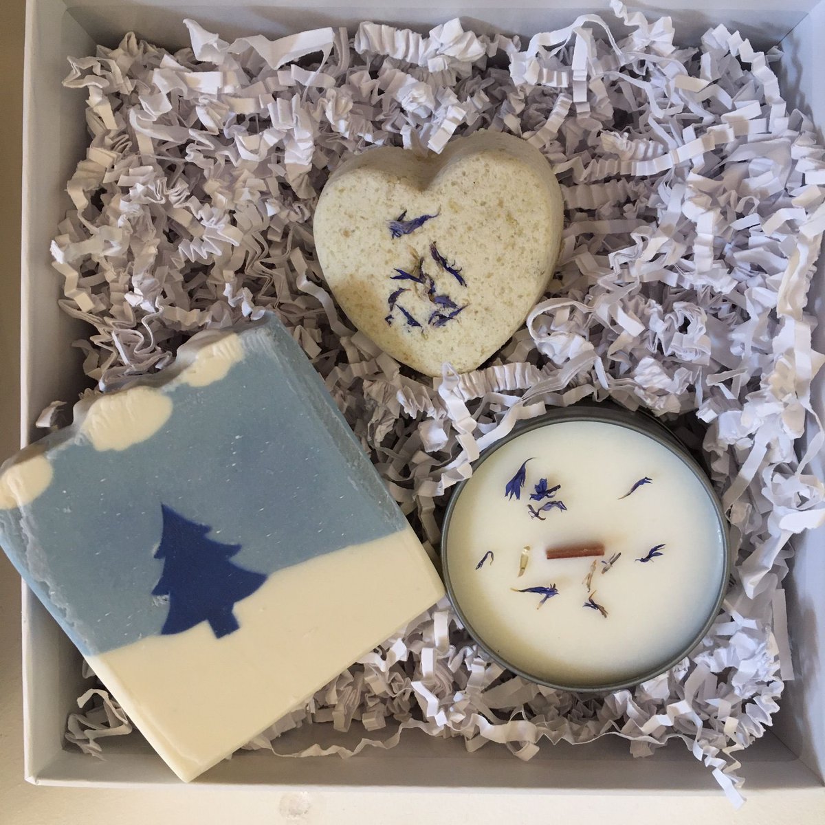 Good morning,a little late in the day but these Christmas tree soaps are finally ready

I’m so pleased with how they turned out, hope you like them too🎄
vosdevon.co.uk

#christmasgiftideas #goodmorningbritain #supportsmallbusiness #SaturdayMorning #UKGiftAM #UKGiftHour