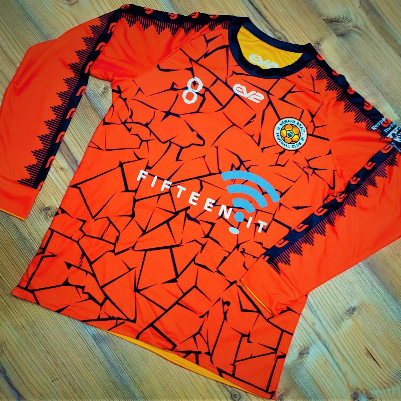 FourexGroup's tweet photo. 😍 DESIGN. WITHOUT. LIMITS.

And @NewarkBrazil did just that with this outstanding effort!

#Football #FootballKit #Bespoke #Design #FootballTeam #Kit #EV2 #EV2Sportswear #TeamEV2 https://t.co/FnPOyGtF1G