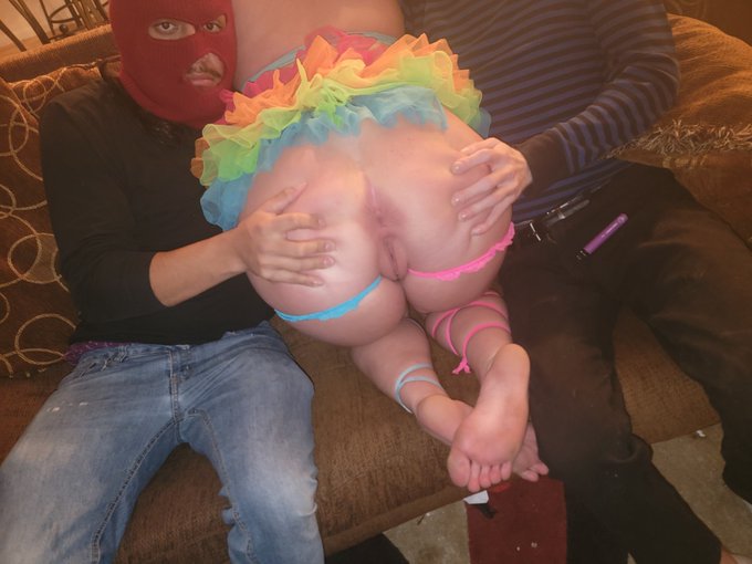 I don't own my holes, all of my fans do ♡♡ https://t.co/hbeDeae6px<a href="/tag/redhead"class="tags"><span>#redhead</span></a><a href="/tag/sexmachine"class="tags"><span>#sexmachine</span></a><a href="/tag/onlyfans"class="tags"><span>#onlyfans</span></a><a href="/tag/aleighajames"class="tags"><span>#aleighajames</span></a>