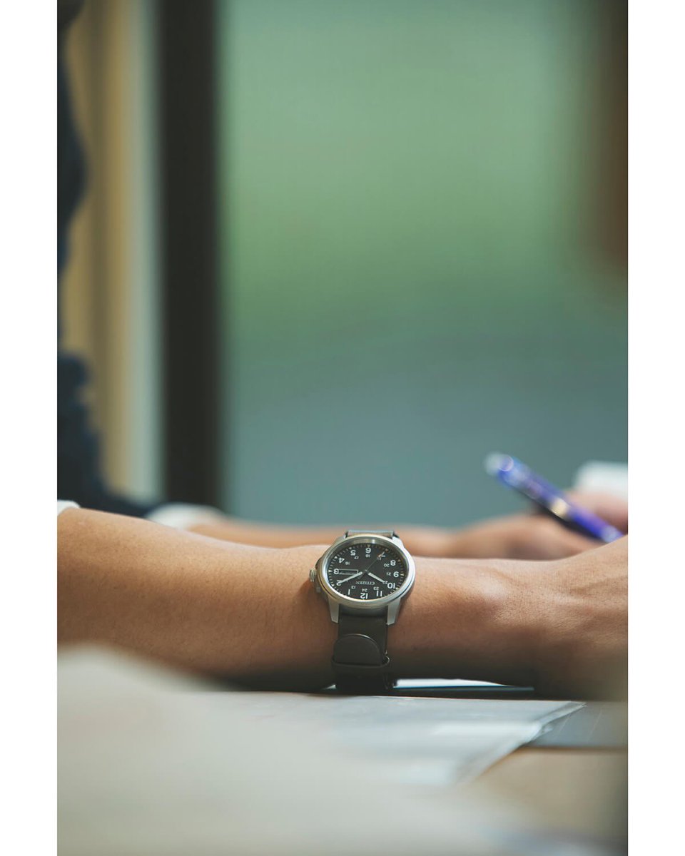 hoboOfficial's tweet photo. hobo × CITIZEN
ECO DRIVE WATCH
着ける人と場所を選ばない、ミニマルかつ汎用性の高いコラボレーションモデル。
⁡
Release date: Wednesday, December 15, 2021 
⁡
https://t.co/eW2Apqn0gP https://t.co/CSbuMra0nA