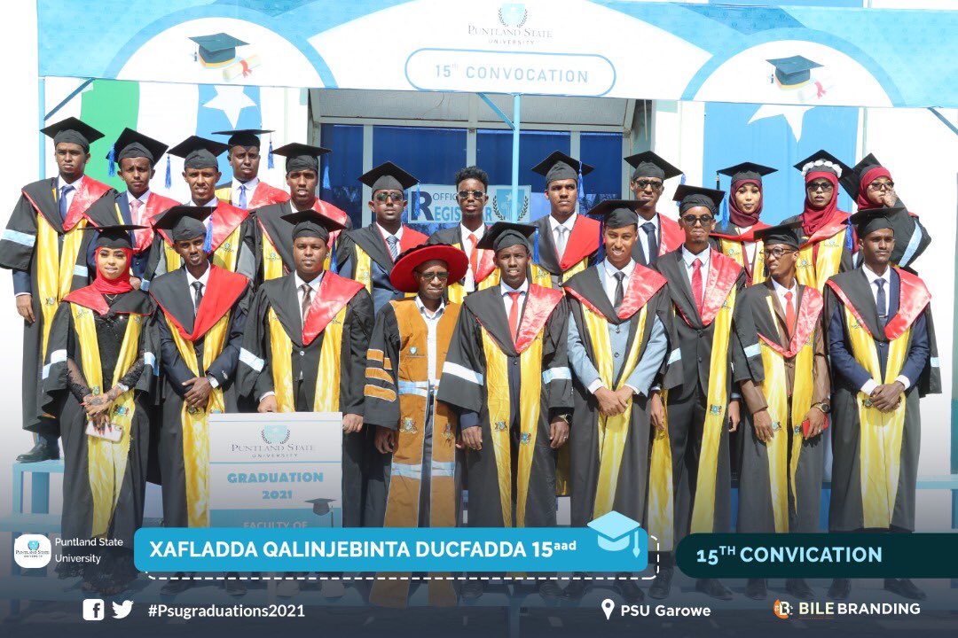 ExplorePSU's tweet photo. Waxaa hoolka qalin-jabinta soo gaaray ardayda kulyadaha kala duwan ee dufacadda 15th ee maanta ka qalin-jabinaaya jaamacadda. #psugraduations2021 https://t.co/2Wh2ZF7oK2