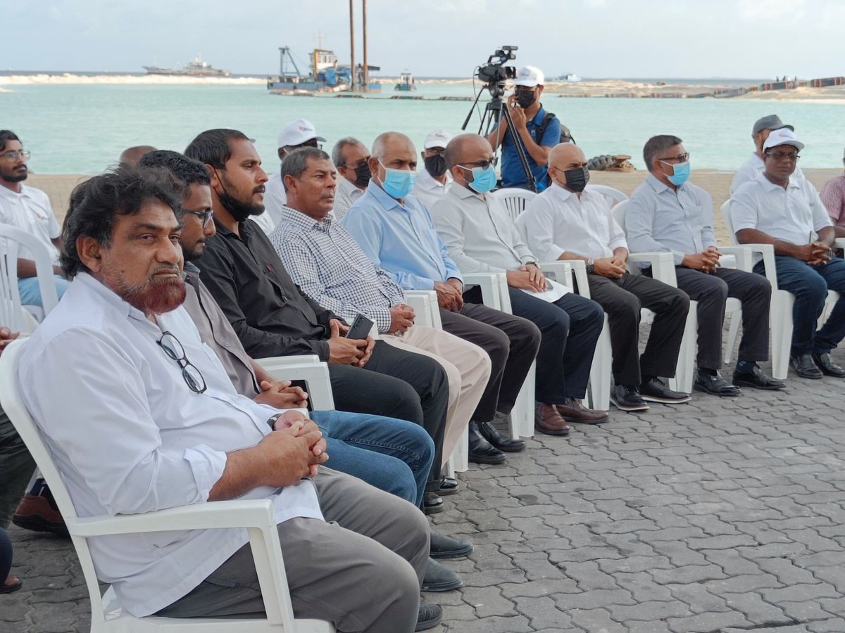 ishmaeelu's tweet photo. މަސްވެރިންގެ ދުވަހު އަލަށް ގާއިމު ކުރެވުނު 50މޓ. އައިސްޕްލާންޓާއިއެކު ފެލިވަރުގައި ދުވާލަކަށް އައިސް އުފެއްދޭ މިންވަރު 125މޓ އަށް އިތުރުކުރެވުނީ. މިރަސްމިއްޔާތު ޝަރަފުވެރި ކޮށްދެއްވުމަށް މިނިސްޓަރ @iameeru ވަޑައިގެންނެވިކަމަށްޓަކައި @mifcomv ޓީމުގެ ނަމުގައި ޝުކުރު ދަންނަވަން. https://t.co/Cae1q4xHV8