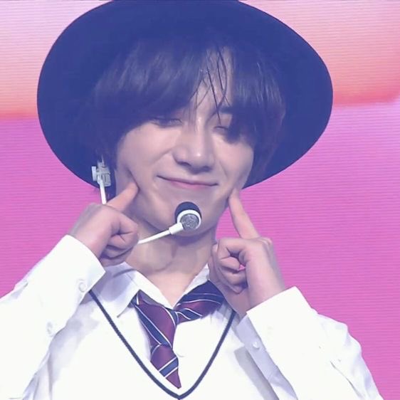 pretty_choi_'s tweet photo. #MAMAVOTE #txt 
지나가면서 알티한번씩만 부탁드려요 !!! https://t.co/ohTlFHRJVU