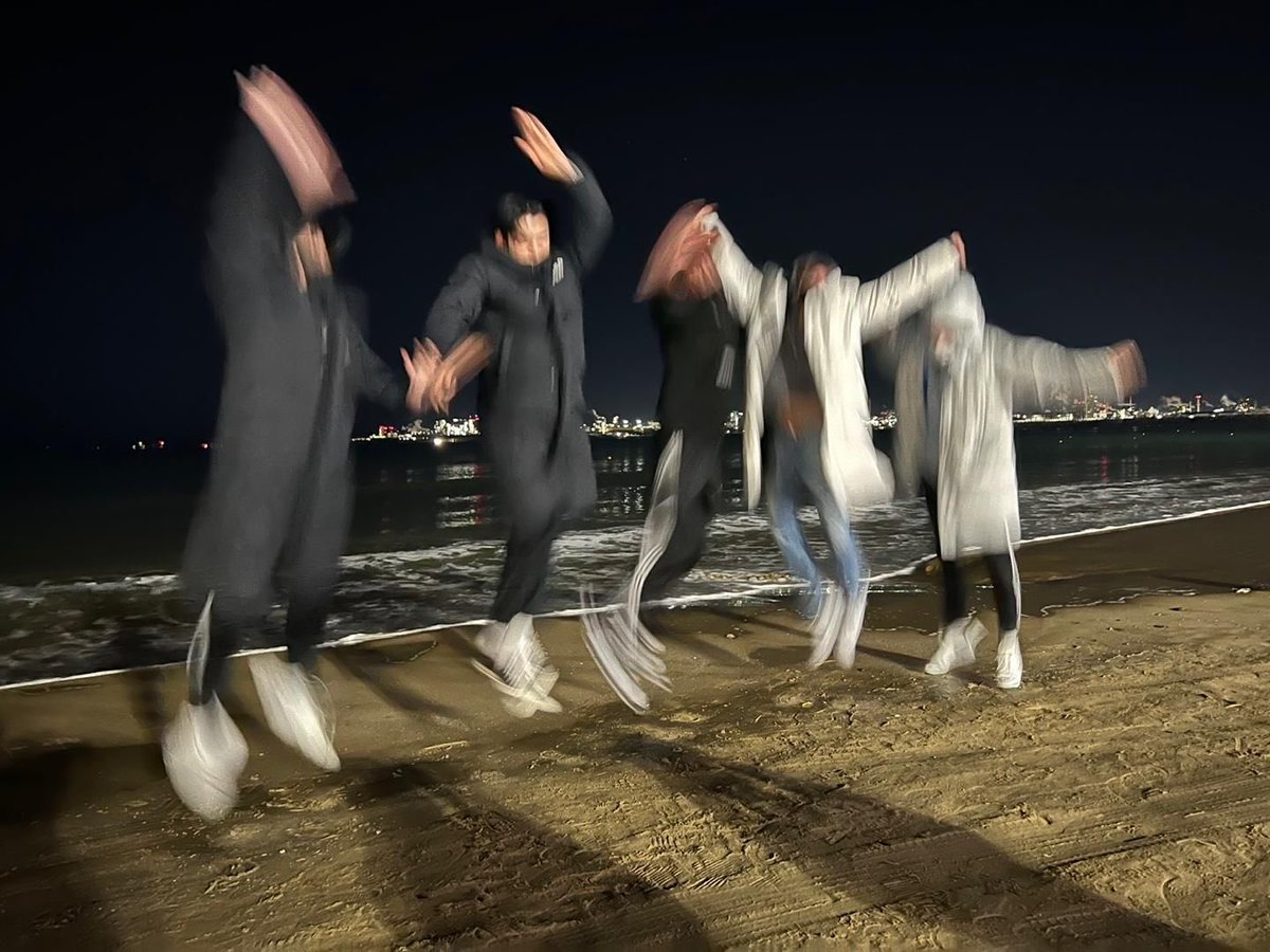 unBy9mWzfsySjfX's tweet photo. #MAMAVOTE #TXT 우리애기들 무대 찢어버리고 오자❤️ https://t.co/n0ehVUq8SU