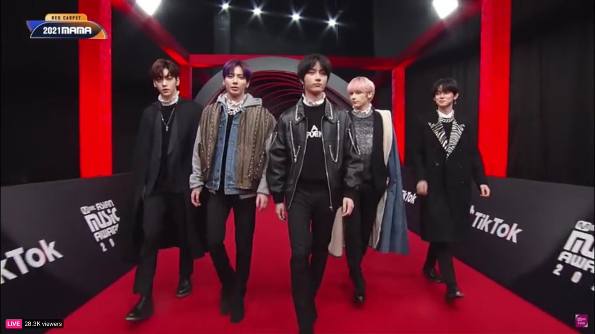 informjjunie's tweet image. The fits, the aura, the visual, the walk
 presenting the &quot;it-boys&quot;
 #TOMORROW_X_TOGETHER