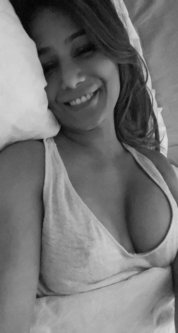 Afternoon 💋 https://t.co/MGeQ6AUUoR