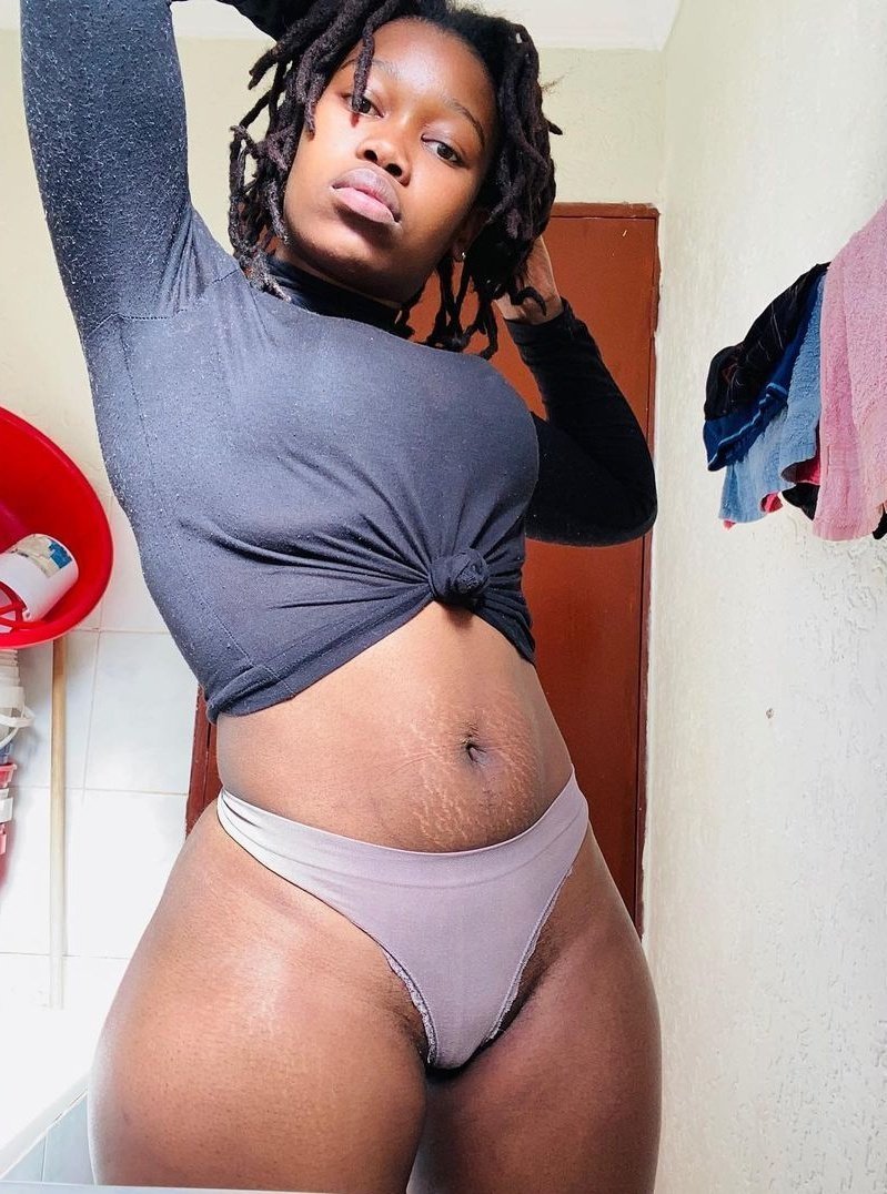 Wadau hiyo michirizi kwenye kitovu inatokeaga kwa sababu zipi ???