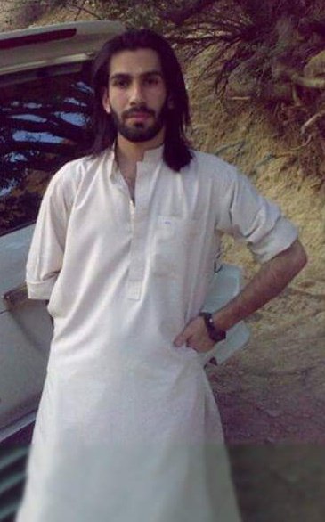 ShowbizAndNewz's tweet photo. 🔴⚠️ This man #HidayatKhilji blackmailed and ra*ped girls. Police recovered several objectionable videos of other girls as well. The captured videos include sex girls from Hazara, 221 Pashtun, 63 Baloch, and 22 Urdu-speaking Sindhi and Punjabi-speaking girls.

#HIDAYAT_THE_RAPIST https://t.co/wUgZKydQ17