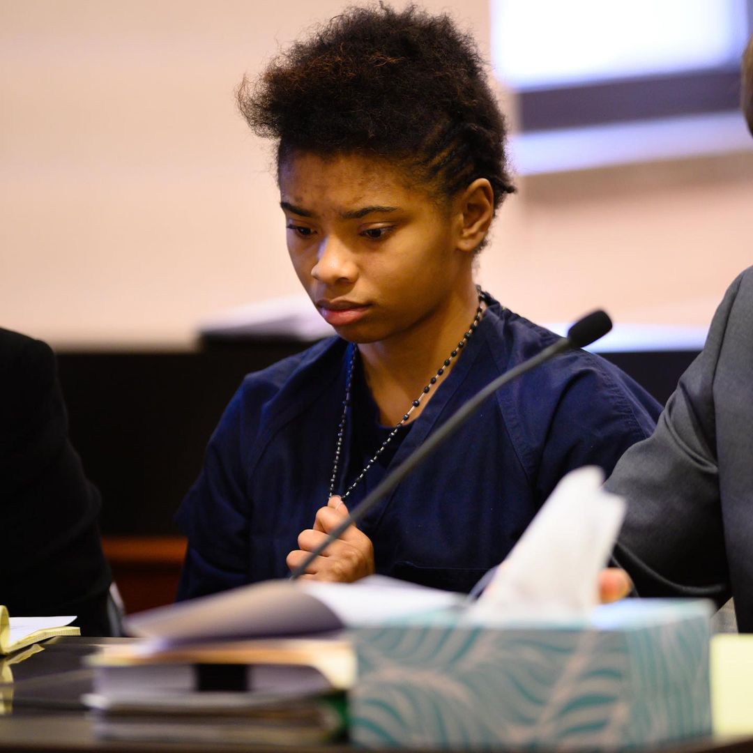 Chrystul Kizer is facing a LIFE sentence in prison for killing her trafficker, Randy Volar &amp; saving dozens of other underage victims! There is video evidence proving he abused young girls. She should NOT be punished for bravely rescuing herself &amp; others! #JusticeForChrystulKizer