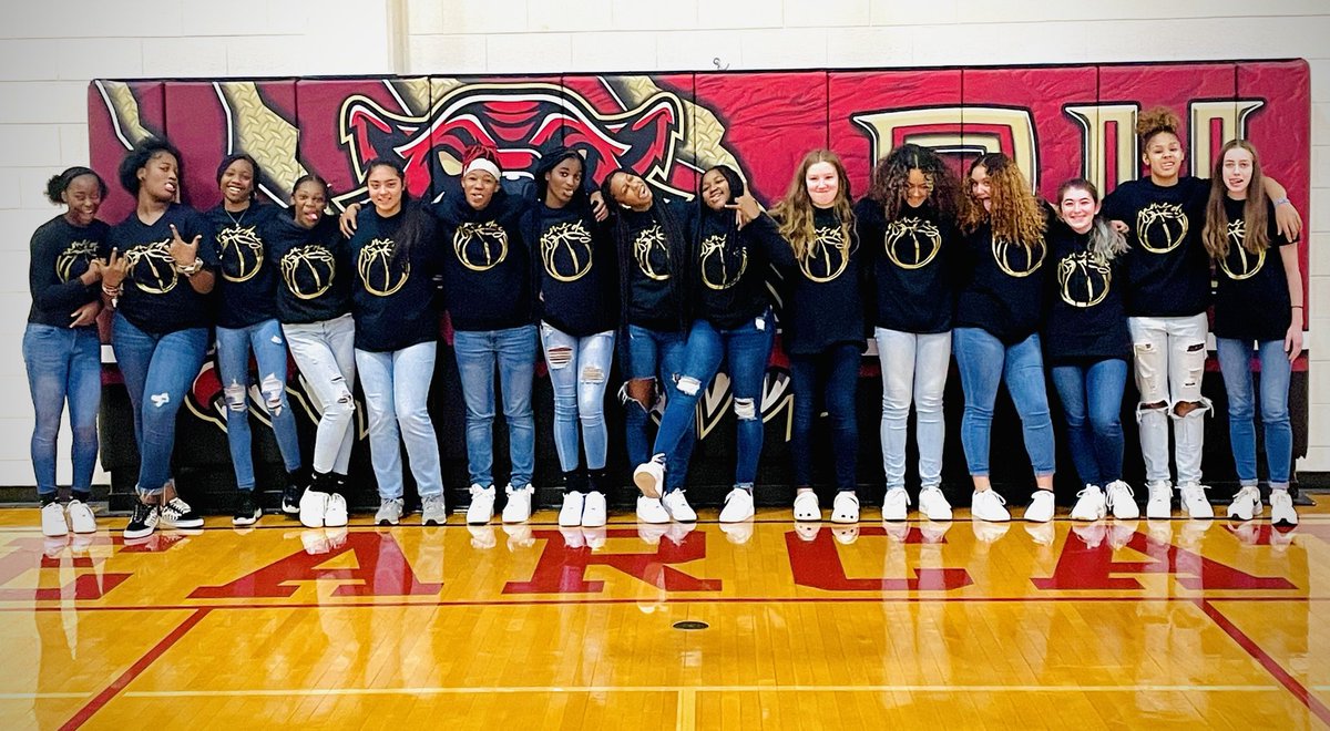 ABG3_'s tweet photo. Sisterhood 🐾🤍! These young ladies are growing and learning with every opportunity. We are striving to create positive memories for years to come 🌻! @RHHSGirlsBBall
#GameDay #LadyBearcatBB #PushThrough #Compete https://t.co/QGqAY9fciE