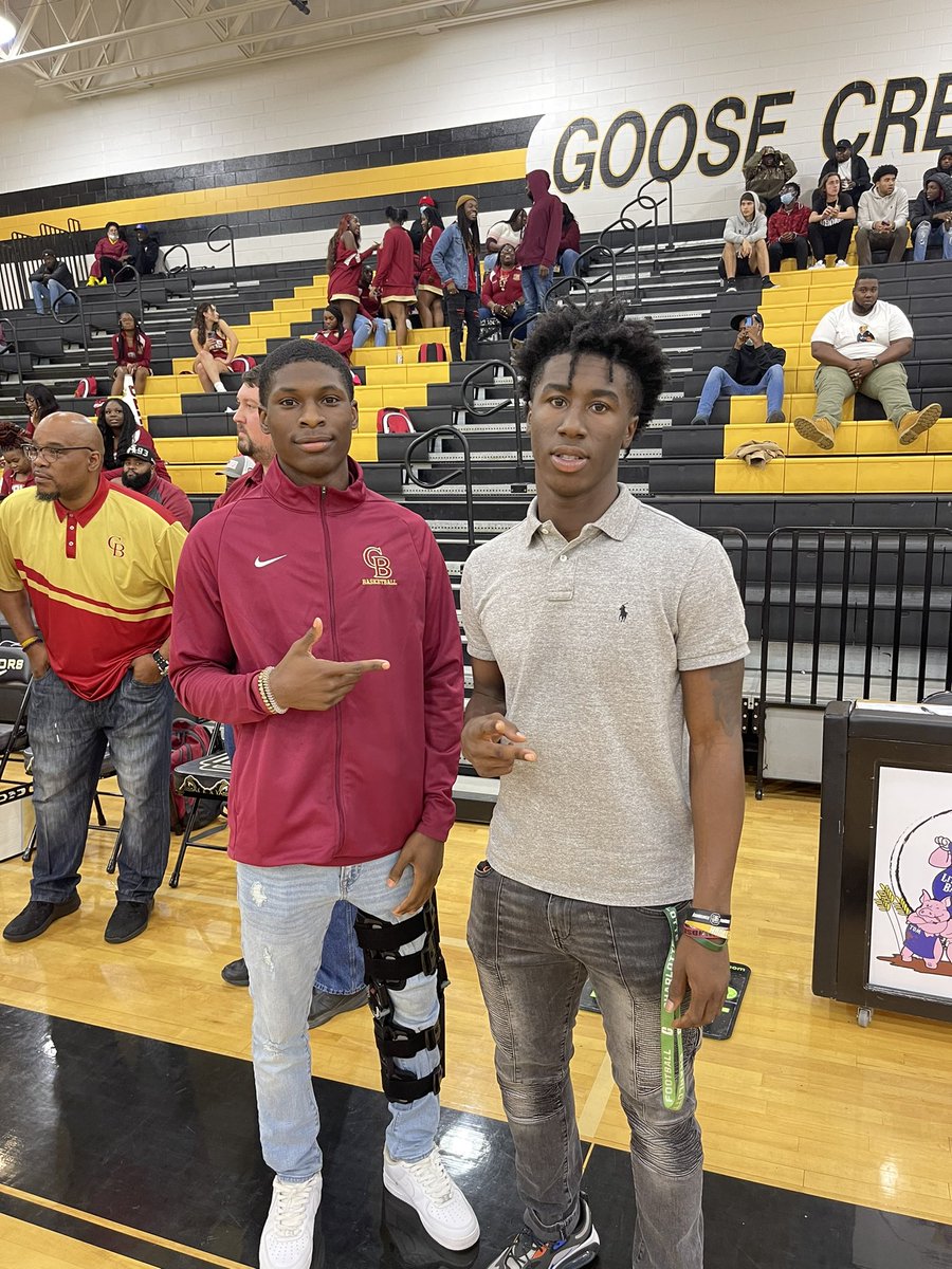 Jeff_Mezzatesta's tweet photo. #6 in Class A Bears fall on road tonight to #9 in Class 5A Goose Creek by 8 on the road
As much as the loss hurts,seeing these two young men who are such great leaders for their teams unable to play hurts more!
Prayers for healing for both these amazing young men!
@SCBCA https://t.co/c2I3F78HPn