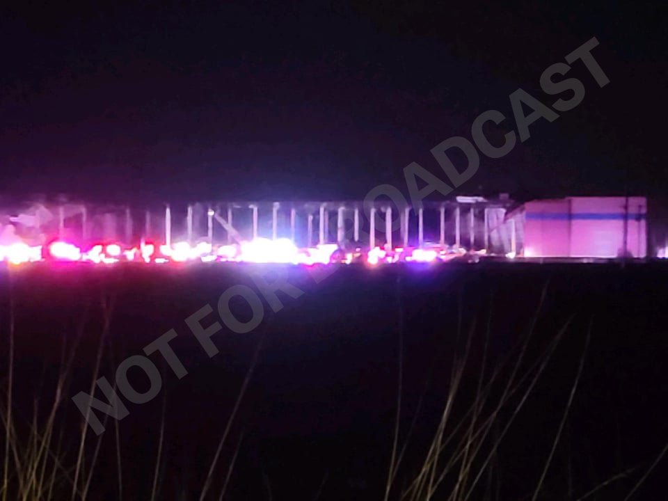 ChaserJake94's tweet photo. Photo from my mom of a collapsed wall at an Amazon Warehouse, the building just northeast of 270/255. https://t.co/hXnFUqvGIf