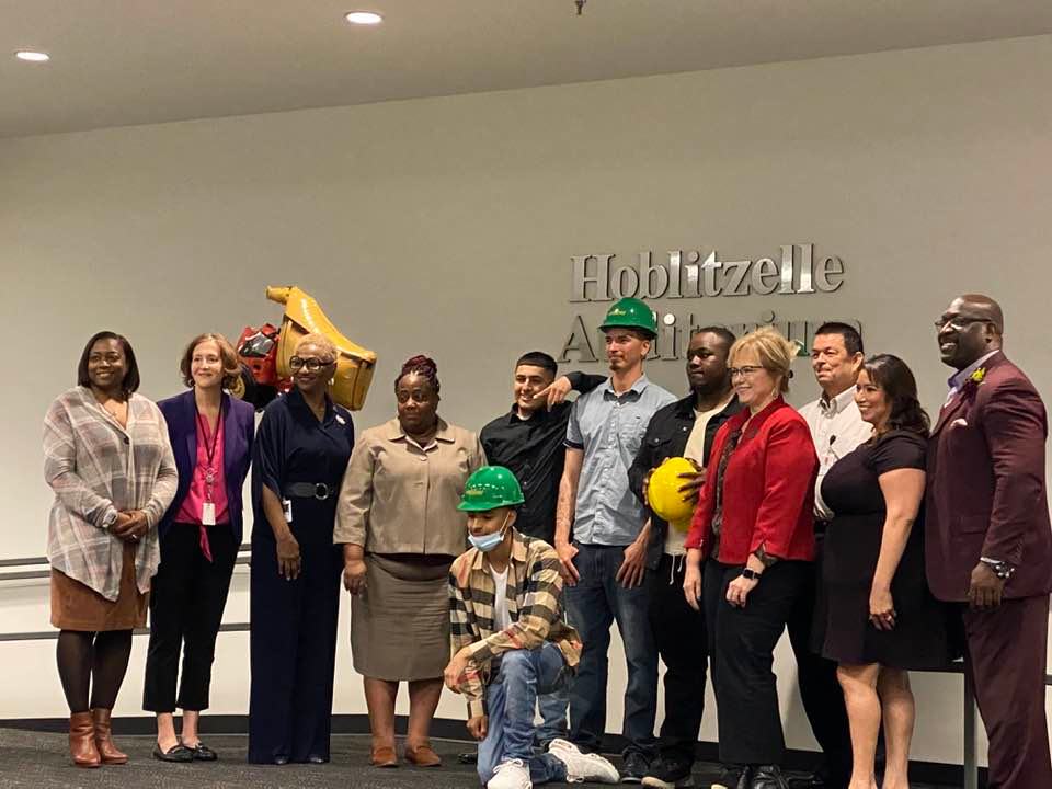 lblarrea's tweet image. 2021 Connect2Jobs Inaugural Graduation! Thanks to the employers (they all have jobs) .@PegasusLinks @WebberConstruction joined by @TXWorkforce @AlvarezTWCLabor @EhennekeHenneke  @Official_LSJA @pyeper @dallascollegetx @TxDOT @RobVaughnNews @RayRoca &amp;amp;MC @kandersen01 @WFSDallas